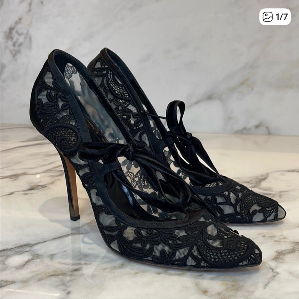 Oscar de la Renta Black Lace Tie Pumps | Made in Italy | Size 40🖤 - Picture 2 of 8
